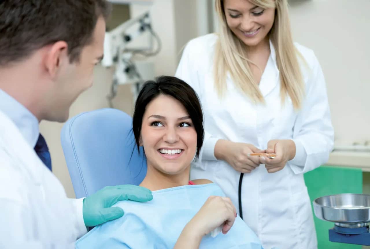 Dentysta bez stresu: Jak skutecznie rozmawiać i pytać?